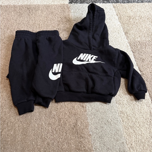 Nike Kids Hoodie and sweatpants set- 12 months - Picture 1 of 7